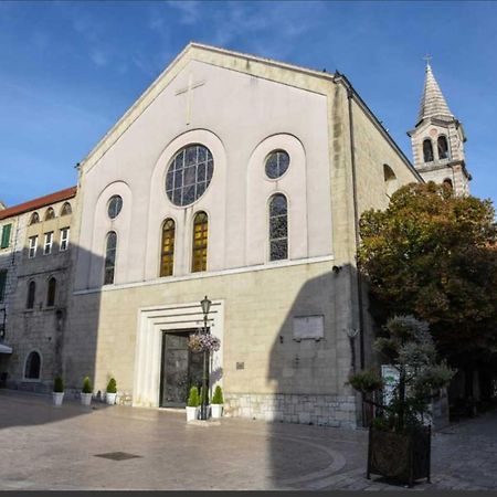 Apartman Gluic Sinj Εξωτερικό φωτογραφία