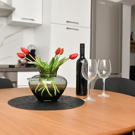 Apartman Gluic Sinj Εξωτερικό φωτογραφία