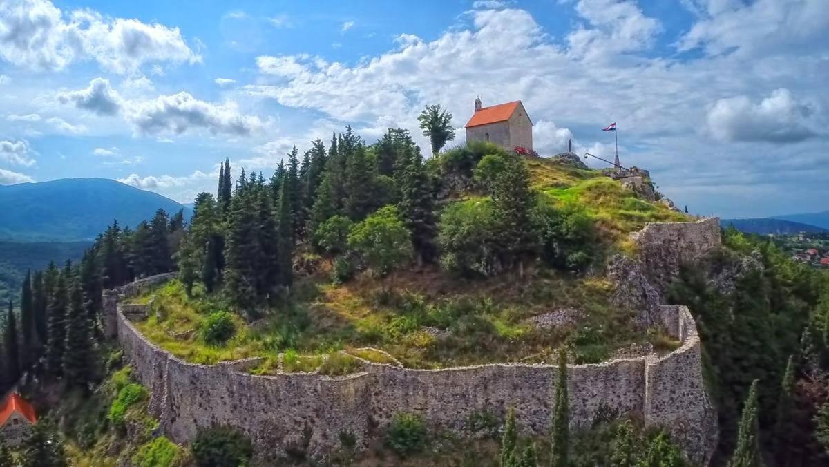 Apartman Gluic Sinj Εξωτερικό φωτογραφία
