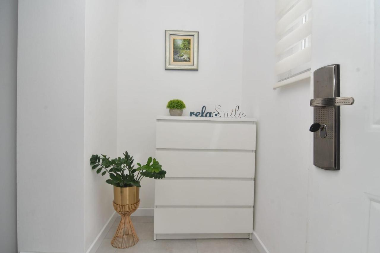 Apartman Gluic Sinj Εξωτερικό φωτογραφία