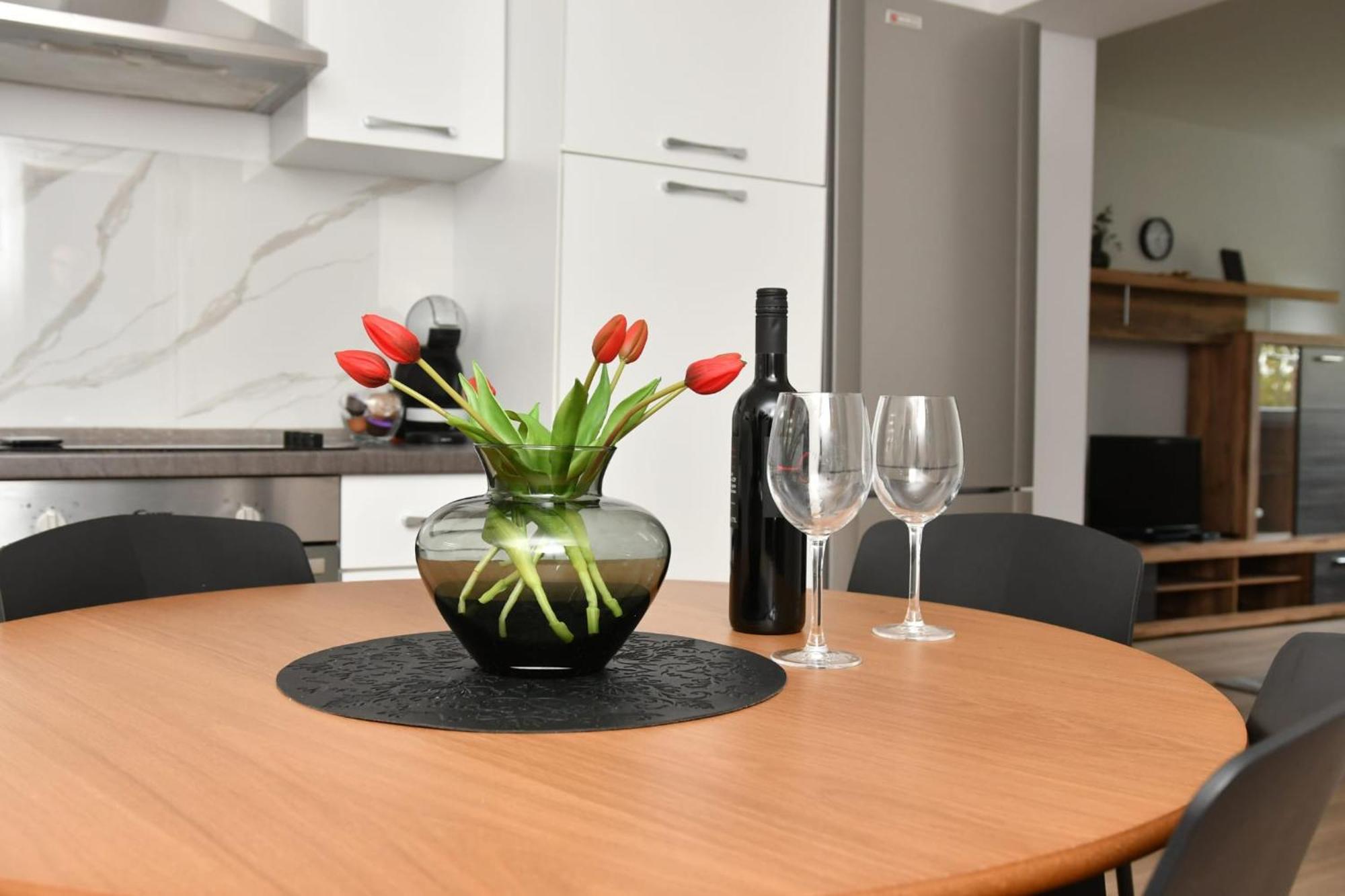 Apartman Gluic Sinj Εξωτερικό φωτογραφία